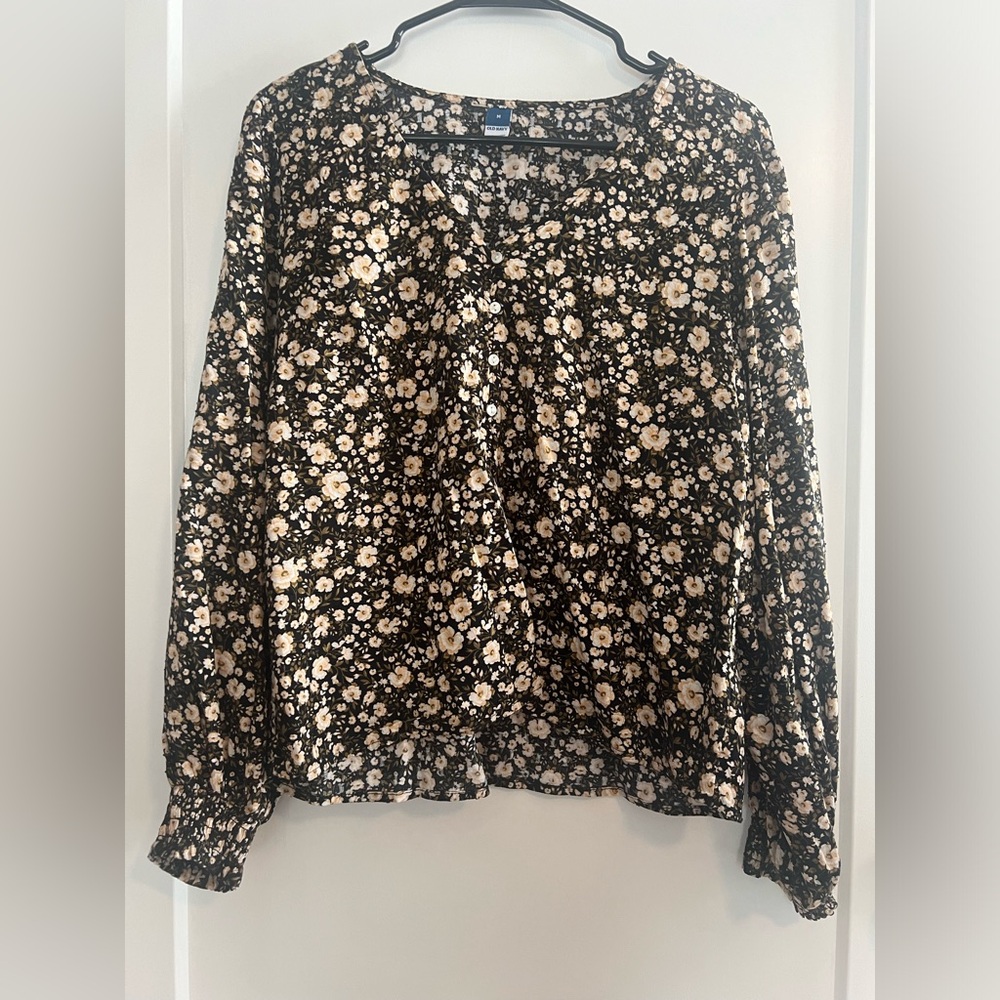 Old navy - size M - black floral long sleeve top